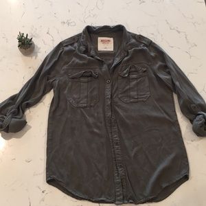 Army green button up long sleeve shirt